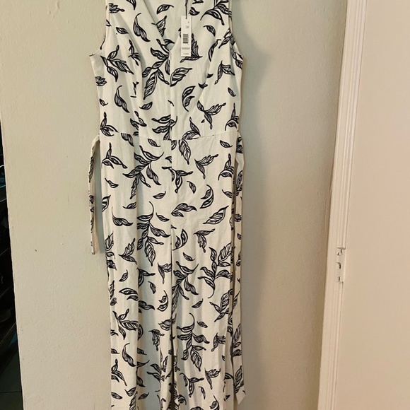 NWT Tahari Linen Botanical Print Jumpsuit - Picture 9 of 9
